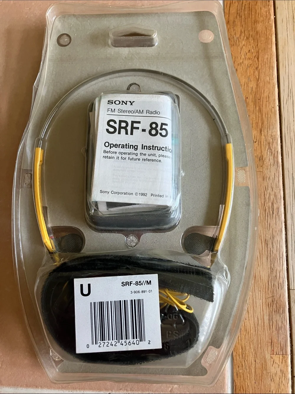 Vintage sealed box Sony Yellow and Black Sports FM/AM Walkman SRF-85 with Earbud